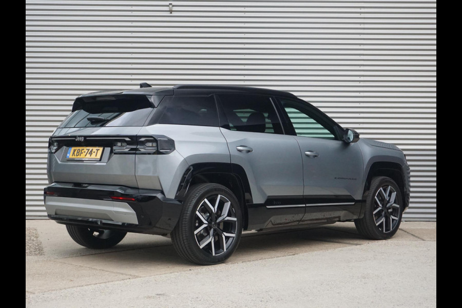 Jeep Compass First Edition 74 kWh | Adapt. Cruise | Camera | Carplay | 20" | Elektr. A-Klep | Navi | Winter Pack | Schuif/Kanteldak | Premium Pack | Conv. Pack | Warmtepomp
