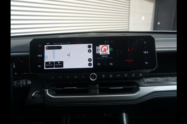 Jeep Compass First Edition 74 kWh | Adapt. Cruise | Camera | Carplay | 20" | Elektr. A-Klep | Navi | Winter Pack | Schuif/Kanteldak | Premium Pack | Conv. Pack | Warmtepomp
