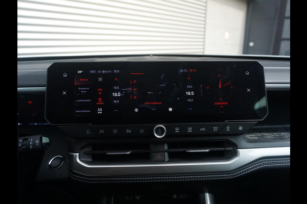Jeep Compass First Edition 74 kWh | Adapt. Cruise | Camera | Carplay | 20" | Elektr. A-Klep | Navi | Winter Pack | Schuif/Kanteldak | Premium Pack | Conv. Pack | Warmtepomp