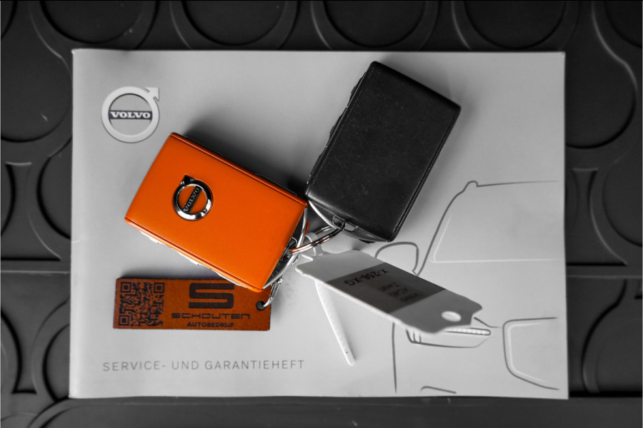 Volvo XC40 1.5 T5 Recharge R-Design ACC H&K Keyless Camera