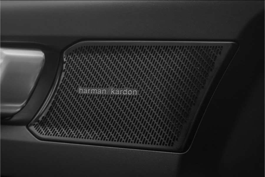 Volvo XC40 1.5 T5 Recharge R-Design ACC H&K Keyless Camera