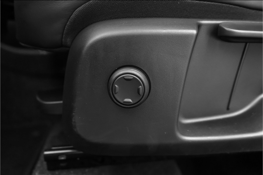 Volvo XC40 1.5 T5 Recharge R-Design ACC H&K Keyless Camera