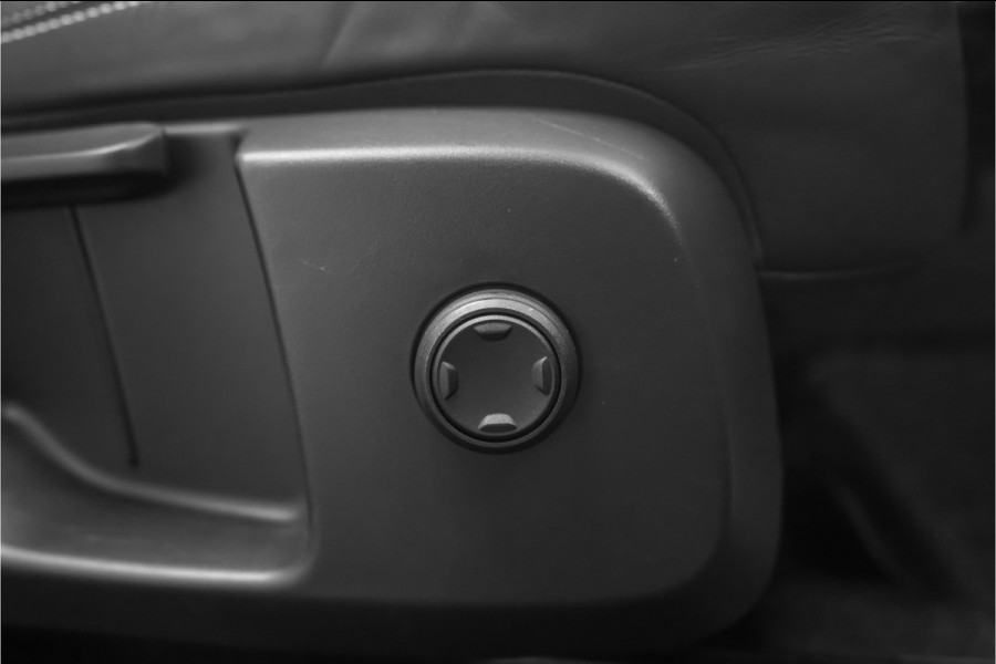 Volvo XC40 1.5 T5 Recharge R-Design ACC H&K Keyless Camera