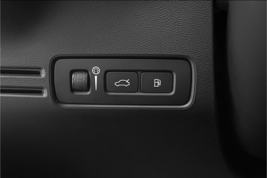 Volvo XC40 1.5 T5 Recharge R-Design ACC H&K Keyless Camera