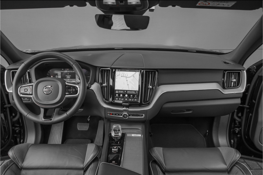 Volvo XC60 2.0 T6 Plug-in hybrid AWD Plus Dark Pano Trekhaak ACC