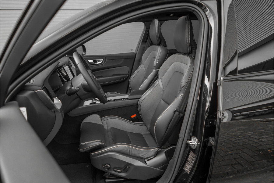 Volvo XC60 2.0 T6 Plug-in hybrid AWD Plus Dark Pano Trekhaak ACC