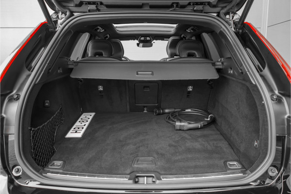 Volvo XC60 2.0 T6 Plug-in hybrid AWD Plus Dark Pano Trekhaak ACC