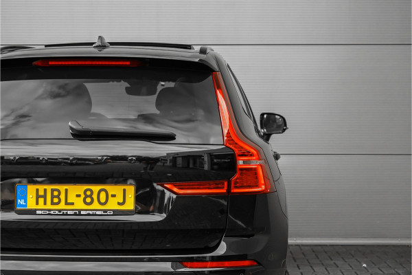 Volvo XC60 2.0 T6 Plug-in hybrid AWD Plus Dark Pano Trekhaak ACC