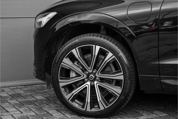 Volvo XC60 2.0 T6 Plug-in hybrid AWD Plus Dark Pano Trekhaak ACC