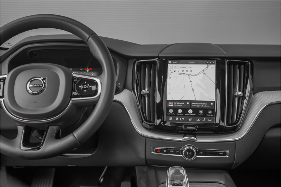 Volvo XC60 2.0 T6 Plug-in hybrid AWD Plus Dark Pano Trekhaak ACC
