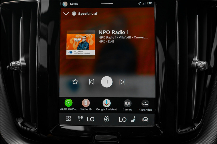Volvo XC60 2.0 T6 Plug-in hybrid AWD Plus Dark Pano Trekhaak ACC