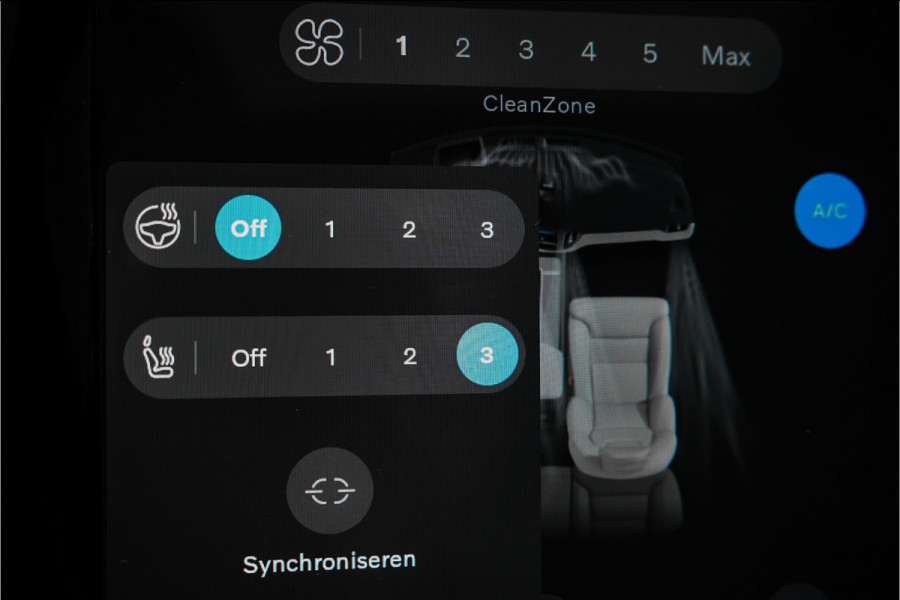 Volvo XC60 2.0 T6 Plug-in hybrid AWD Plus Dark Pano Trekhaak ACC