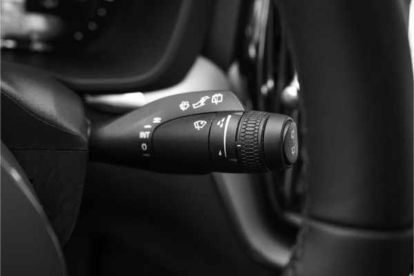 Volvo XC60 2.0 T6 Plug-in hybrid AWD Plus Dark Pano Trekhaak ACC