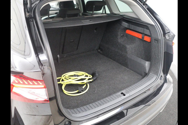 Škoda Enyaq iV 60 | SOH 93,2% | Cruise control | Carplay | Navigatie | Camera | Park assist | Sfeerverlichting | Virtueel dashboard | 19" velgen