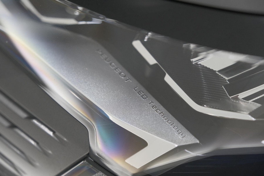 Peugeot 3008 1.6 HYbrid 300 Allure Pack Business | Camera | Dodehoekdetectie | Navigatie | Apple Carplay