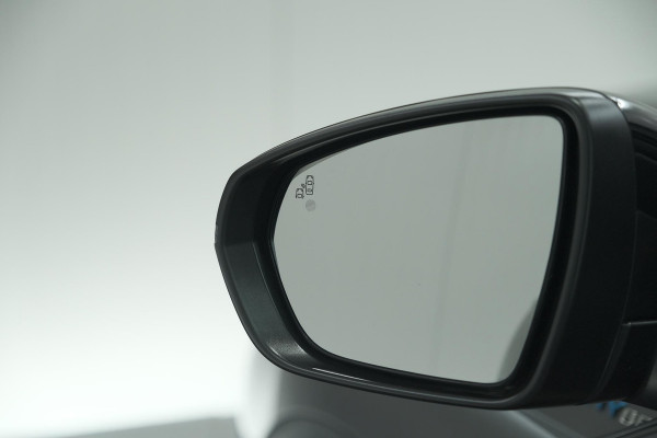 Peugeot 3008 1.6 HYbrid 300 Allure Pack Business | Camera | Dodehoekdetectie | Navigatie | Apple Carplay