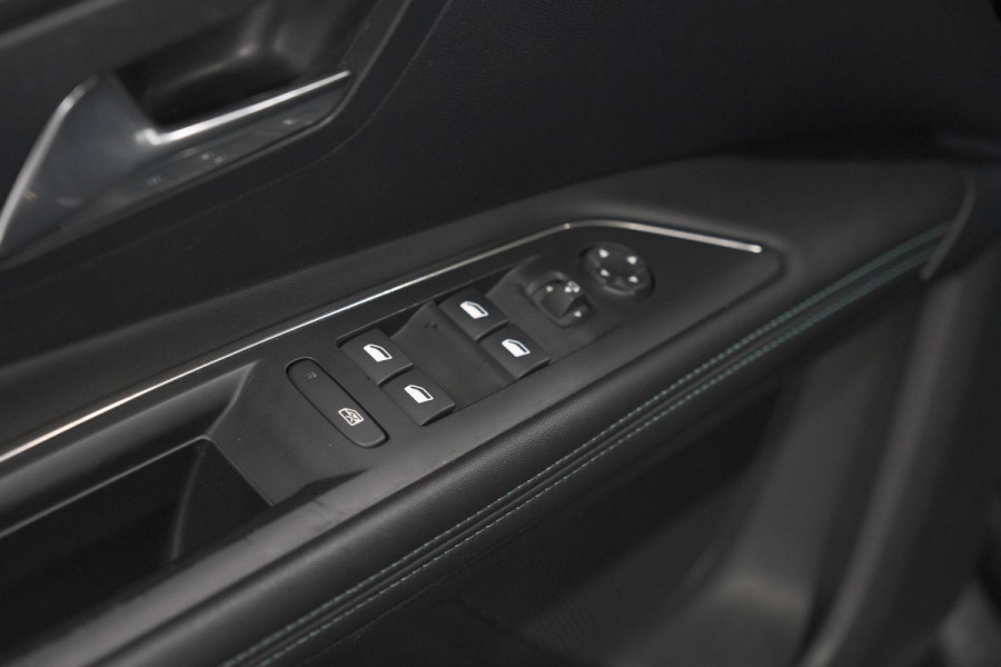 Peugeot 3008 1.6 HYbrid 300 Allure Pack Business | Camera | Dodehoekdetectie | Navigatie | Apple Carplay