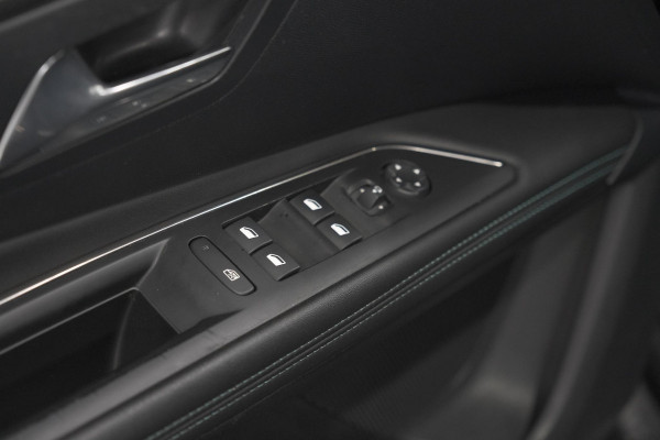 Peugeot 3008 1.6 HYbrid 300 Allure Pack Business | Camera | Dodehoekdetectie | Navigatie | Apple Carplay