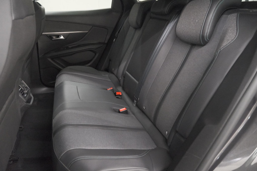 Peugeot 3008 1.6 HYbrid 300 Allure Pack Business | Camera | Dodehoekdetectie | Navigatie | Apple Carplay