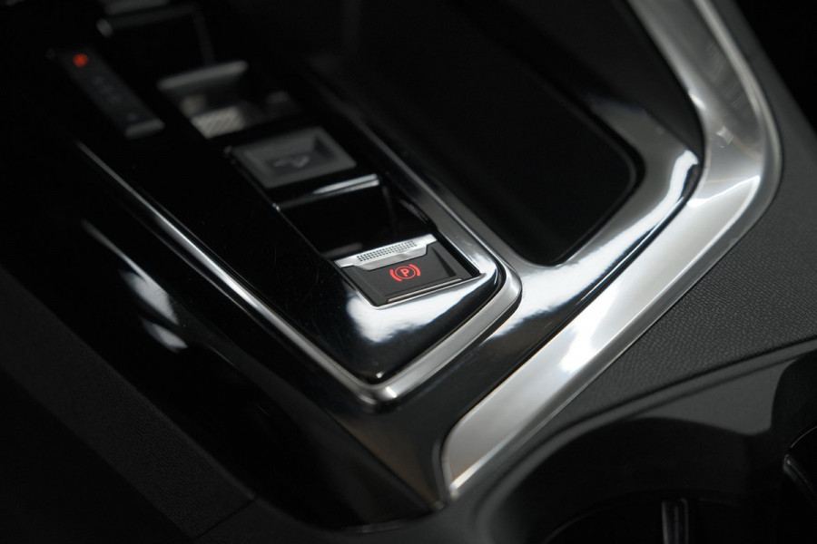 Peugeot 3008 1.6 HYbrid 300 Allure Pack Business | Camera | Dodehoekdetectie | Navigatie | Apple Carplay