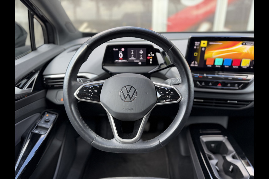 Volkswagen ID.4 Life 77 kWh / Trekhaak / Adapt. Cruise / Carplay / SoH 87% / PDC V+A / Stoel verwarming