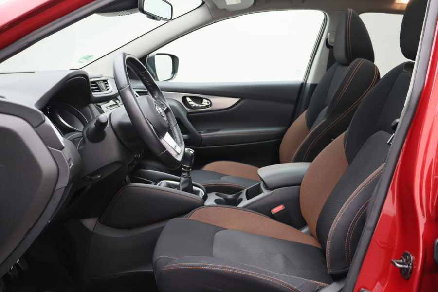 Nissan QASHQAI 1.3 DIG-T N-Motion Panoramadak, 360° Camera, Cruise, Apple Carplay, LED, Trekhaak, 19''