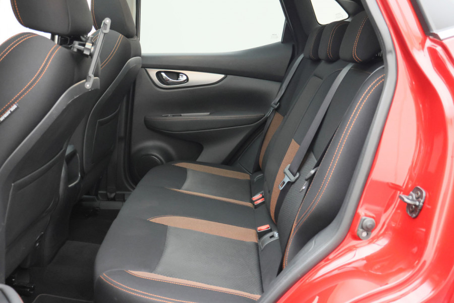 Nissan QASHQAI 1.3 DIG-T N-Motion Panoramadak, 360° Camera, Cruise, Apple Carplay, LED, Trekhaak, 19''