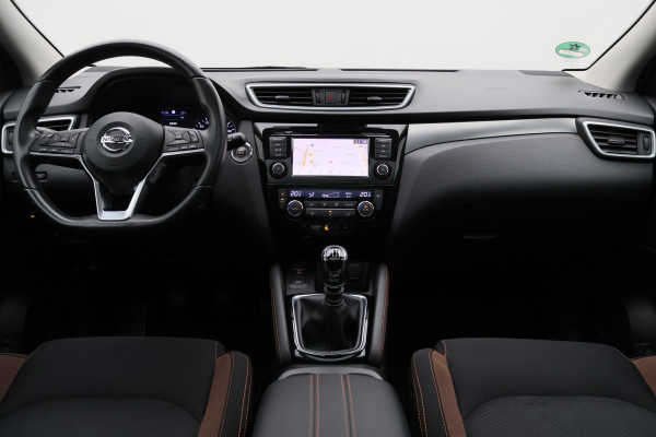Nissan QASHQAI 1.3 DIG-T N-Motion Panoramadak, 360° Camera, Cruise, Apple Carplay, LED, Trekhaak, 19''