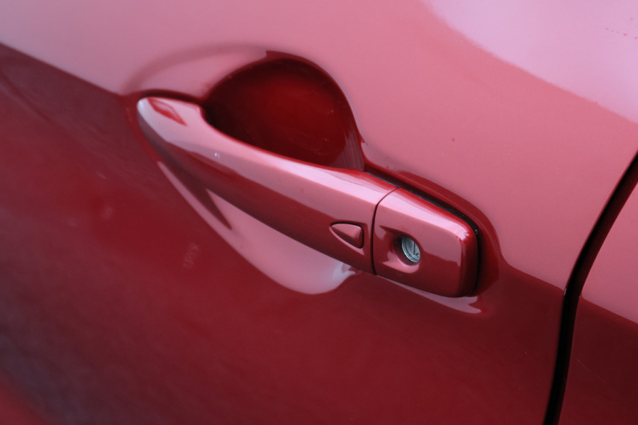 Nissan QASHQAI 1.3 DIG-T N-Motion Panoramadak, 360° Camera, Cruise, Apple Carplay, LED, Trekhaak, 19''