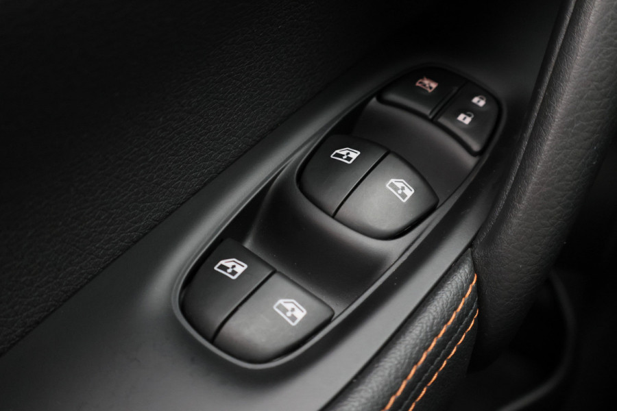 Nissan QASHQAI 1.3 DIG-T N-Motion Panoramadak, 360° Camera, Cruise, Apple Carplay, LED, Trekhaak, 19''