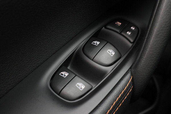 Nissan QASHQAI 1.3 DIG-T N-Motion Panoramadak, 360° Camera, Cruise, Apple Carplay, LED, Trekhaak, 19''