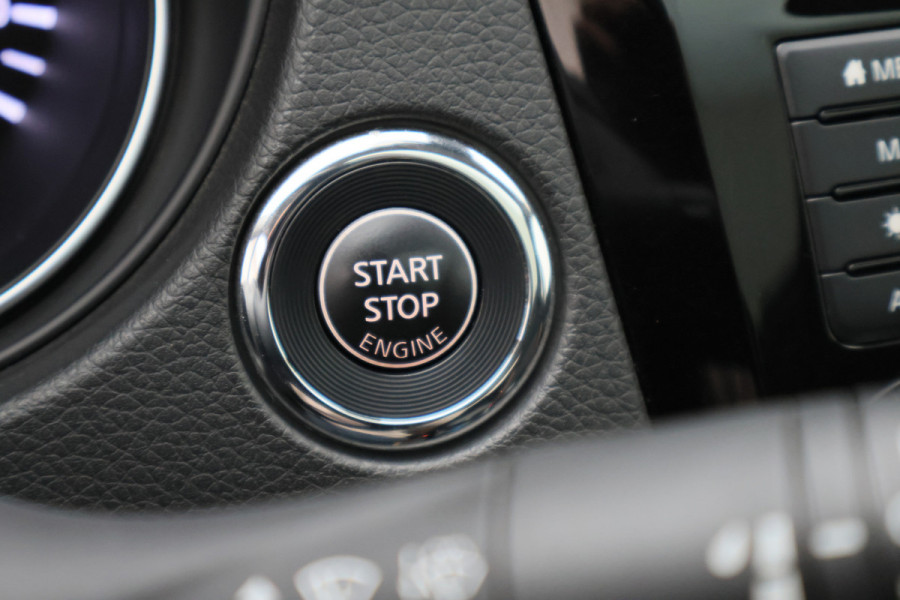 Nissan QASHQAI 1.3 DIG-T N-Motion Panoramadak, 360° Camera, Cruise, Apple Carplay, LED, Trekhaak, 19''