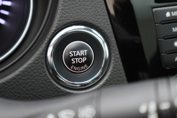 Nissan QASHQAI 1.3 DIG-T N-Motion Panoramadak, 360° Camera, Cruise, Apple Carplay, LED, Trekhaak, 19''
