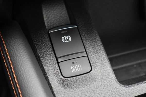 Nissan QASHQAI 1.3 DIG-T N-Motion Panoramadak, 360° Camera, Cruise, Apple Carplay, LED, Trekhaak, 19''