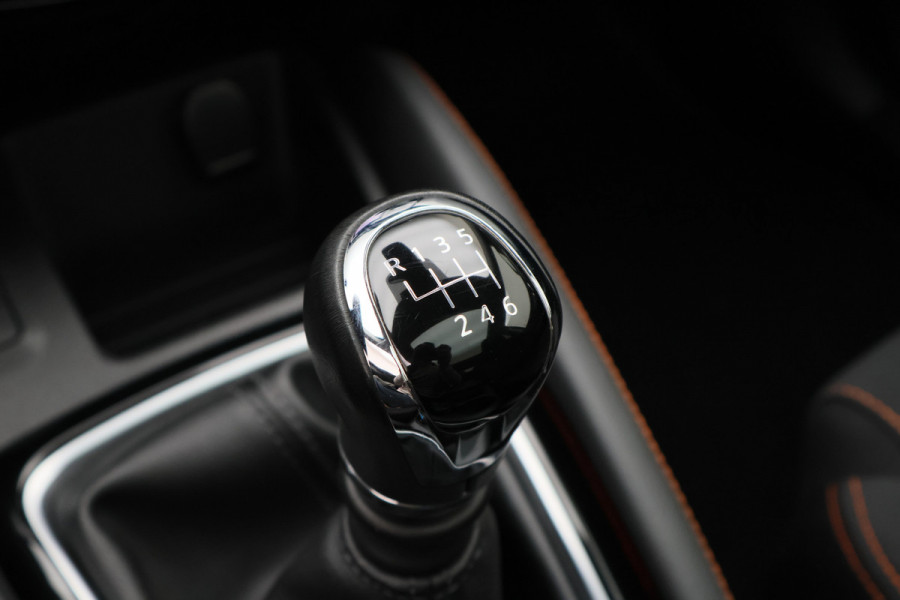 Nissan QASHQAI 1.3 DIG-T N-Motion Panoramadak, 360° Camera, Cruise, Apple Carplay, LED, Trekhaak, 19''