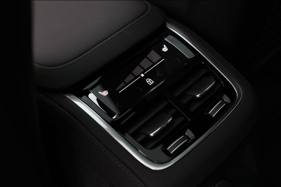 Volvo XC90 2.0 T8 Plug-in hybrid AWD Ultra Dark *Pano*B&W*Luchtvering*