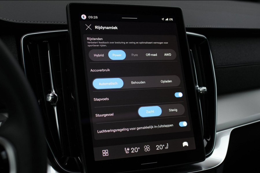 Volvo XC90 2.0 T8 Plug-in hybrid AWD Ultra Dark *Pano*B&W*Luchtvering*