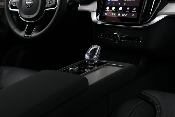 Volvo XC90 2.0 T8 Plug-in hybrid AWD Ultra Dark *Pano*B&W*Luchtvering*
