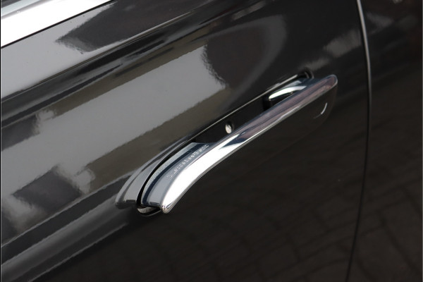 Mercedes-Benz S-Klasse 580 e 4MATIC Lang AMG Line | First-Class Rear Executivepakket | Airmatic | Achterasbesturing | Distronic+ | Burmester 4D | Koelbox | MBUX Tablet | Massage | Stoelventilatie | Verwarmd Stuurwiel |