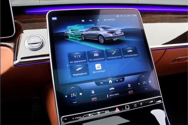 Mercedes-Benz S-Klasse 580 e 4MATIC Lang AMG Line | First-Class Rear Executivepakket | Airmatic | Achterasbesturing | Distronic+ | Burmester 4D | Koelbox | MBUX Tablet | Massage | Stoelventilatie | Verwarmd Stuurwiel |