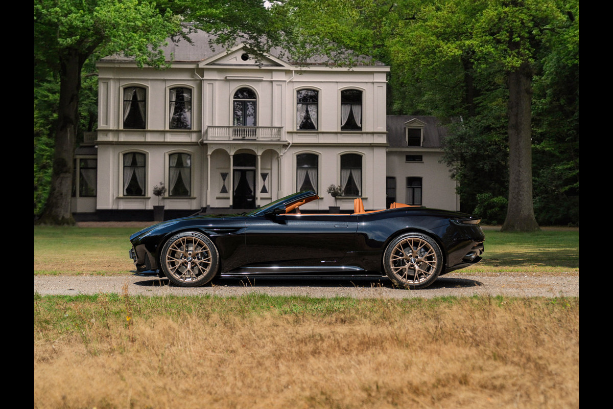 Aston Martin DB12 Volante 4.0 V8