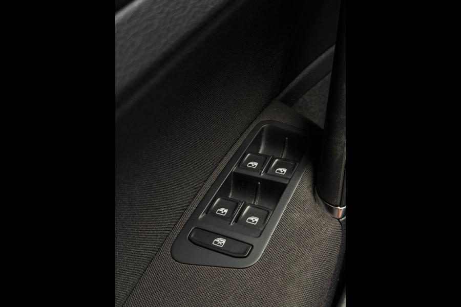 Volkswagen Golf 1.5 TSI Join CarPlay Trekhaak