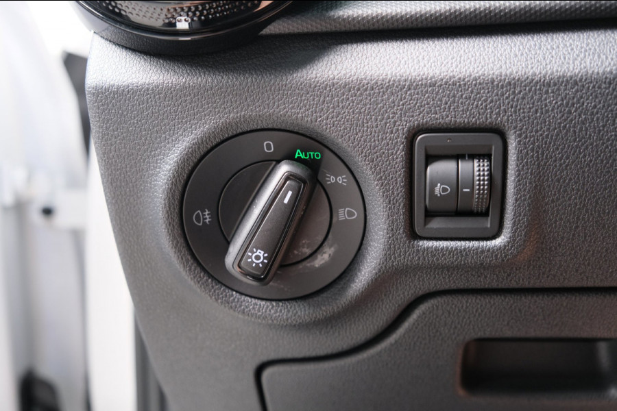 Škoda Fabia 1.0 TSI Ambition - N.A.P. Airco, Cruise, PDC, Carplay.