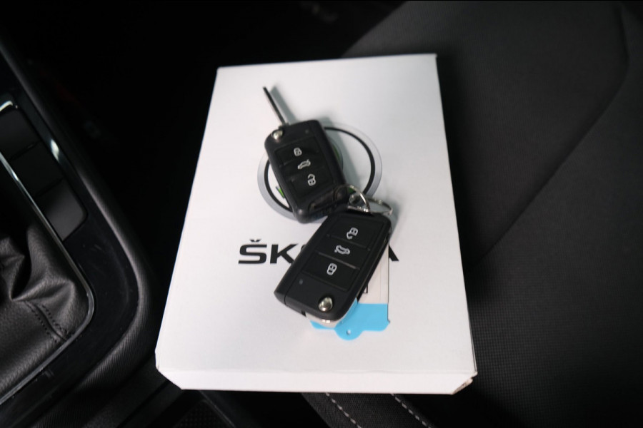 Škoda Fabia 1.0 TSI Ambition - N.A.P. Airco, Cruise, PDC, Carplay.