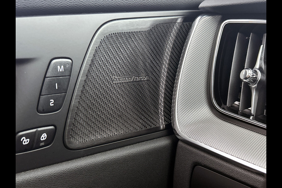 Volvo XC60 2.0 T6 Plug-in LongRange / AWD Plus Dark / Panoramadak / Pdc+Camera / NL.Auto / Stoel-Stuurverwarming / Harman Kardon / Apk 05-2028