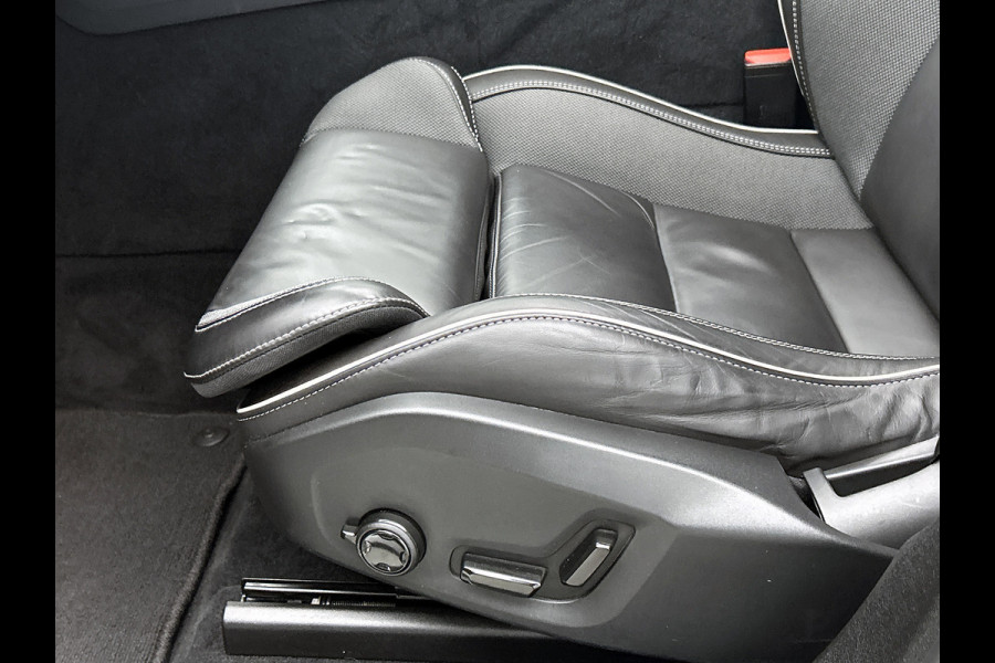 Volvo XC60 2.0 T6 Plug-in LongRange / AWD Plus Dark / Panoramadak / Pdc+Camera / NL.Auto / Stoel-Stuurverwarming / Harman Kardon / Apk 05-2028