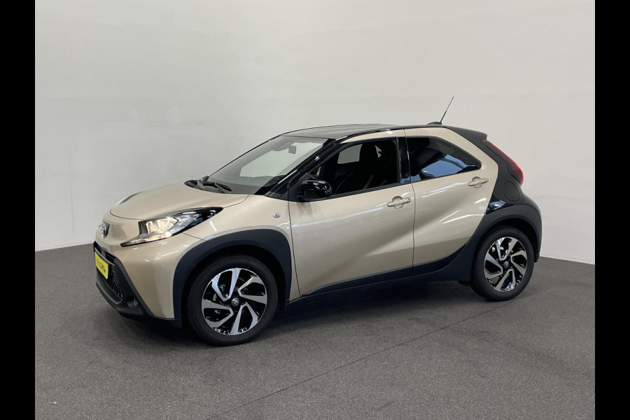Toyota Aygo X 1.0 VVT-i Automaat Pulse Navigatie Apple Carplay/Android Auto Camera 17" Lichtmetalen Velgen Climate Control Adaptive Cruise Control Two Tone