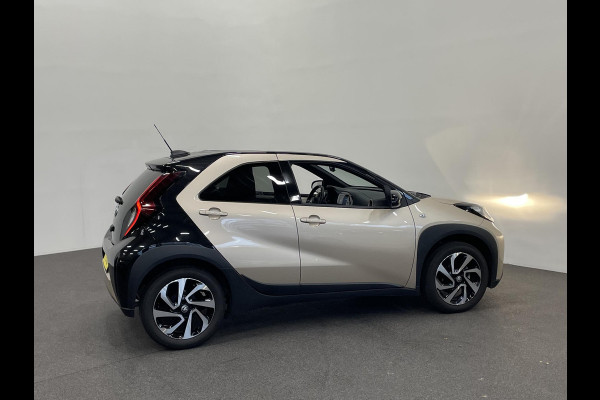 Toyota Aygo X 1.0 VVT-i Automaat Pulse Navigatie Apple Carplay/Android Auto Camera 17" Lichtmetalen Velgen Climate Control Adaptive Cruise Control Two Tone