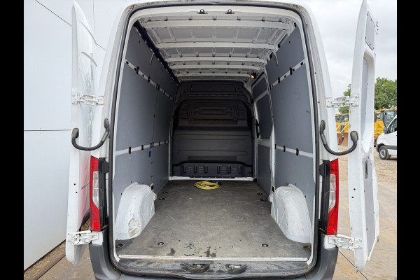 Mercedes-Benz eSprinter 312 55kWh L2H2 Elektrisch 145km WLTP 94% (SOH) 80kW Snelladen Climate Control Camera