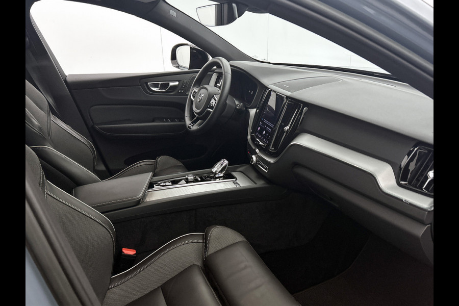 Volvo XC60 2.0 T6 Plug-in LongRange / AWD Plus Dark / Panoramadak / Pdc+Camera / NL.Auto / Stoel-Stuurverwarming / Harman Kardon / Apk 05-2028